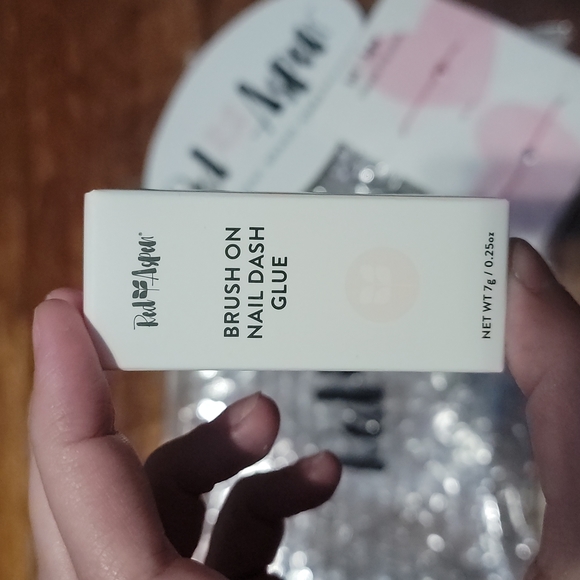 Red Aspen Nail Bundle - Picture 4 of 7